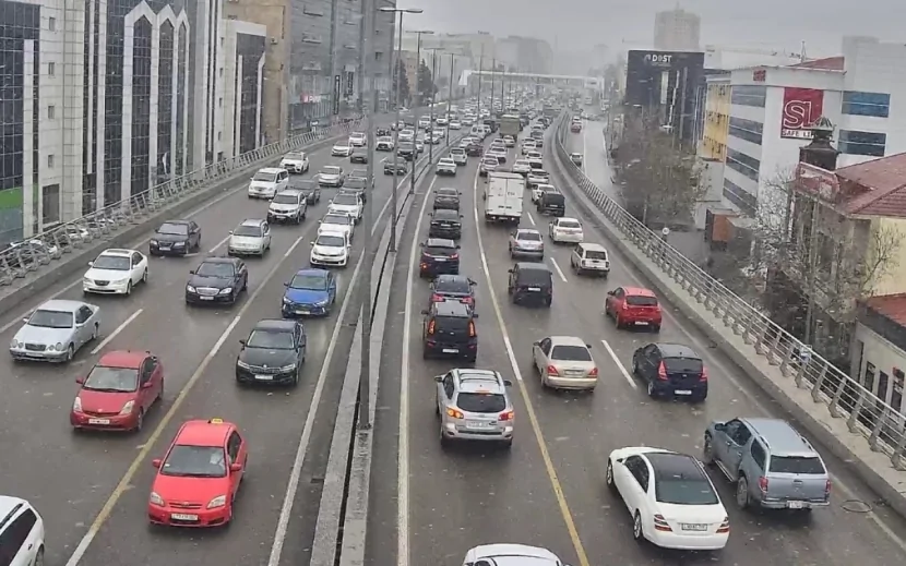 Bakıda sıxlıq olan yollar -