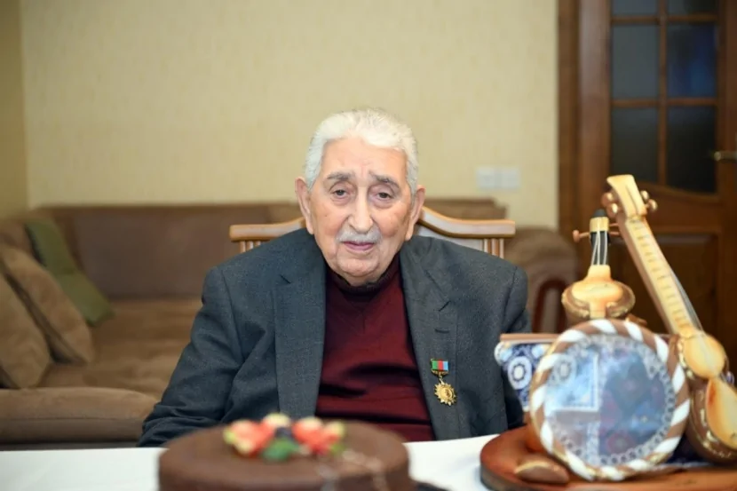 Arif Babayev "Heydər Əliyevin 100 illiyi” yubiley medalı ilə